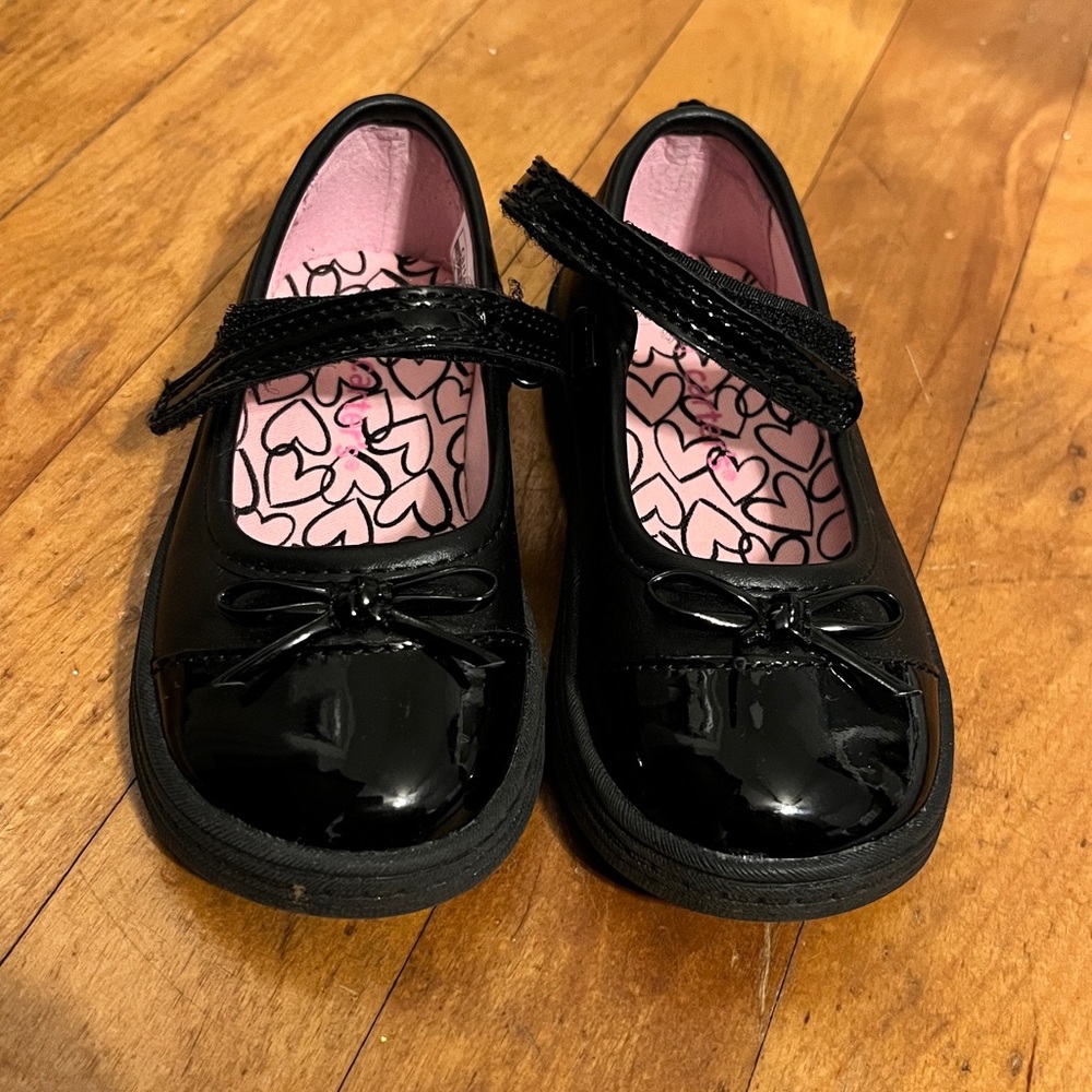 Carters toddler size 7 M dress shoes black bow